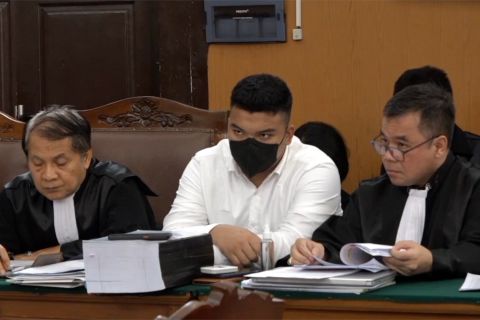 Jaksa belum siap, sidang tuntutan Mario dan Shane ditunda pekan depan