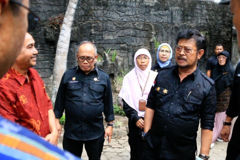 Mentan tinjau pusat pengolahan Sorgum di NTB