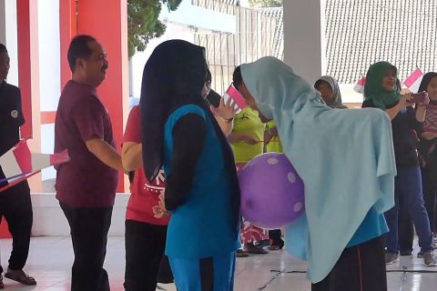 Keseruan lomba Agustusan sekaligus terapi motorik bagi disabilitas