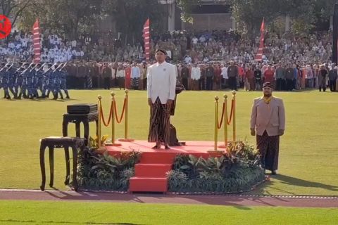 Mangkunegara X emban inspektur upacara di Solo