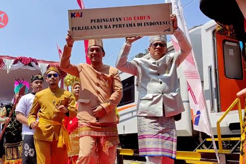 Napak tilas untuk peringati 156 tahun&nbsp;perjalanan kereta api