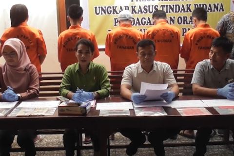 Polda Papua ringkus 5 tersangka 3 kasus TPPO, gunakan aplikasi kencan
