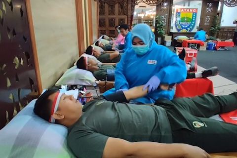Sambut HUT Kemerdekaan, TNI penuhi stok darah PMI Batang