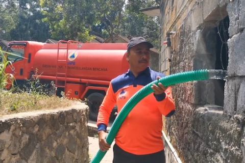 Terdampak kemarau, Pemkab Boyolali salurkan ratusan tangki air bersih