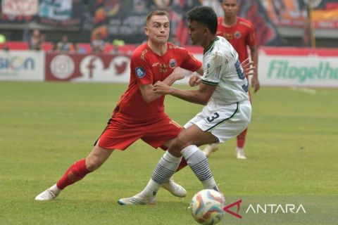 Persib tahan imbang Persija 1-1