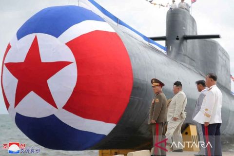 Korea Utara luncurkan kapal selam nuklir taktis