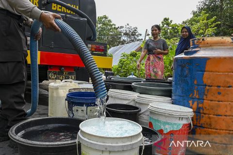 Air bersih untuk masyarakat terdampak kekeringan