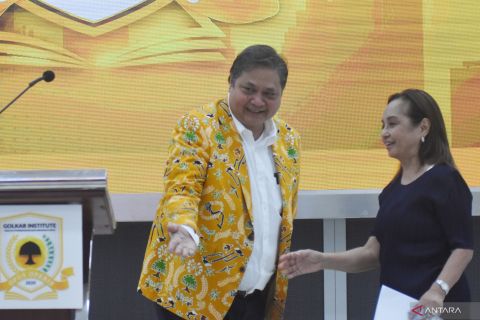 Kuliah umum mantan Presiden Filipina di Golkar