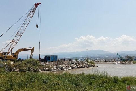 Tampak pembangunan Jembatan IV Palu mulai dikerjakan