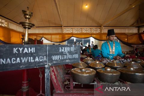 Gamelan penanda peringatan Maulid Nabi Muhammad SAW