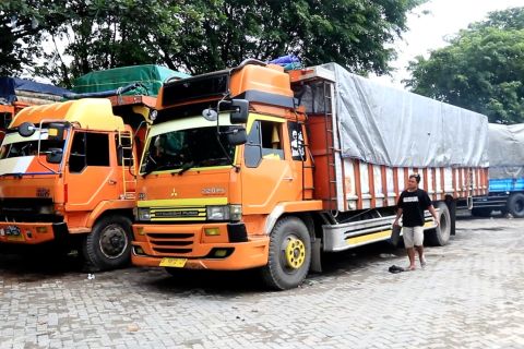Kalsel targetkan percepatan kebijakan larangan truk muatan berlebih