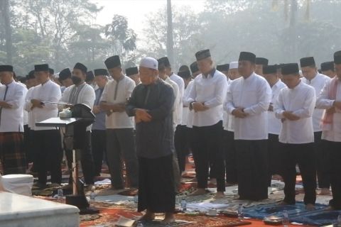 30 hari tanpa hujan, Gubernur Herman Deru adakan shalat Istisqa