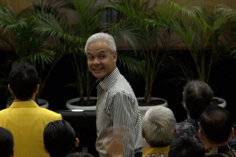 Ganjar jawab pertanyaan mahasiswa soal label "petugas partai"