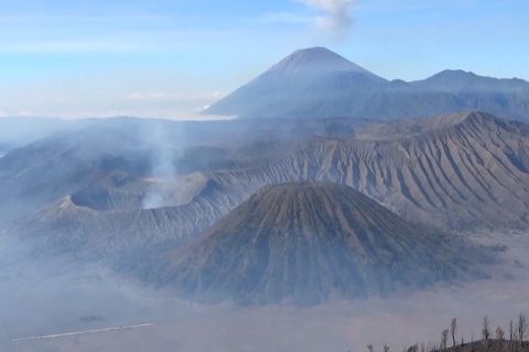Gunung Bromo kembali dibuka, wisatawan diminta patuhi aturan