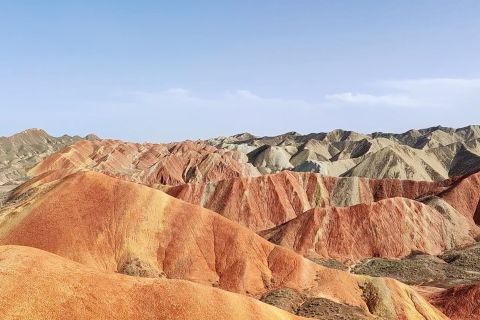 Melihat Buddha berbaring dan gunung warna-warni di Zhangye