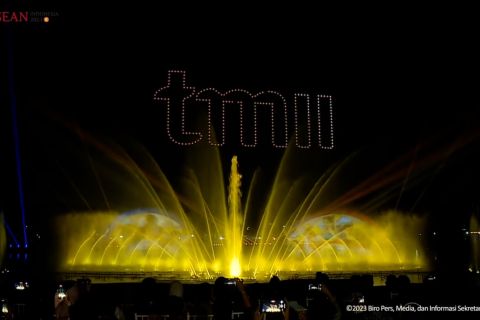 Pesona wajah baru TMII di malam hari
