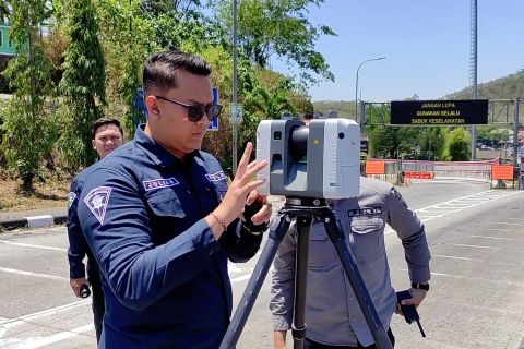 Polisi lakukan olah TKP setelah laka maut exit tol Bawen