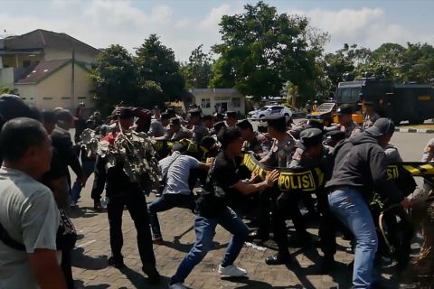 Polres Temanggung gelar simulasi sispamkota pengamanan pemilu 2024