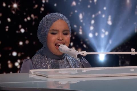 Putri Ariani tampil memukau di Final AGT, Simon: berlian langka