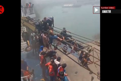 Prajurit Lanal Banten selamatkan ratusan penumpang kapal terbakar