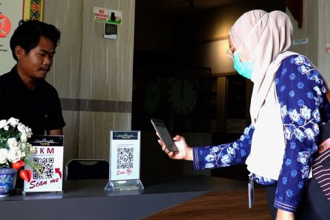 Transaksi antarnegara kini bisa pakai rupiah, cukup scan QR Code