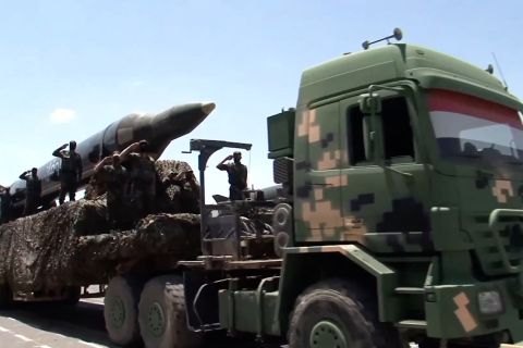 Yaman berunding damai dengan Arab Saudi, Houthi gelar parade militer