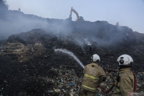 Sampah di TPA Jatibarang kembali terbakar
