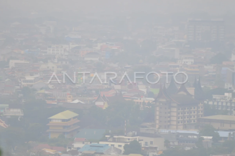 Kabut asap di Padang