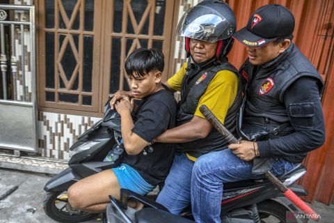 Penggerebekan pelaku penyalahgunaan narkoba dan tawuran