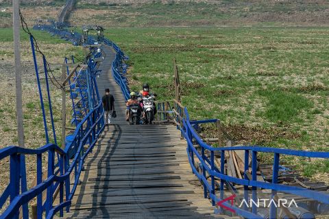 Dampak El Nino Sungai Citarum mengering