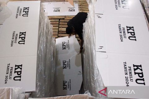 Ratusan ribu kotak suara Pemilu 2024 tiba di Sumut