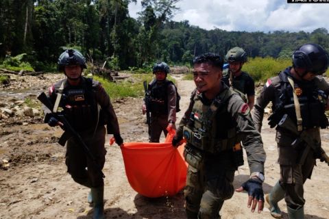 Aparat evakuasi pendulang emas di Yahukimo yang ditembaki KKB, 7 tewas