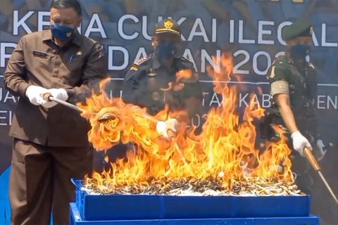 Bea Cukai Pasuruan musnahkan barang ilegal senilai Rp4 miliar