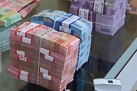 Ekonom jabarkan dampak positif ekonomi dari pelemahan rupiah