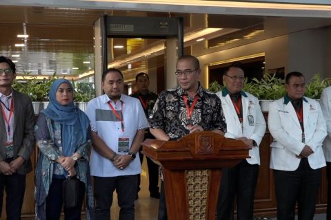 Hasil kesehatan tiga bapaslon akan diserahkan ke KPU besok