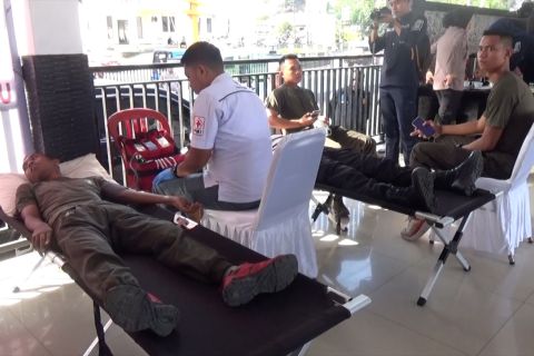 Polda Maluku gelar donor darah peringati HUT Humas Polri