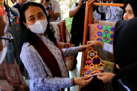 Menteri PPPA tinjau pemberdayaan warga binaan Lapas Perempuan Mataram