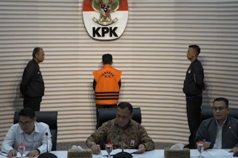 KPK tahan Wali Kota Bima terkait korupsi pengadaan barang dan jasa