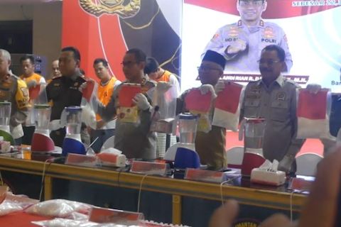 Polda Kalsel musnahkan 22,3 kg sabu dari 11 tersangka