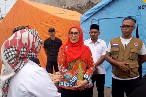 Wali Kota Bandar Lampung kunjungi korban kebakaran di Ternate