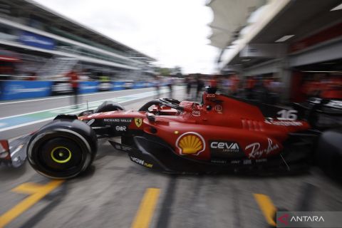 Sesi latihan balap F1 GP Sao Paulo Brazil
