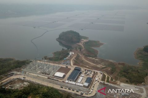 PLTS Terapung Cirata terbesar se Asia Tenggara