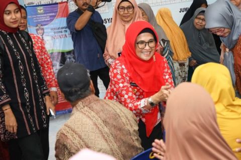 Bertemu lansia dan berikan makanan tambahan, Wali Kota: Hidup sehat merupakan pilihan