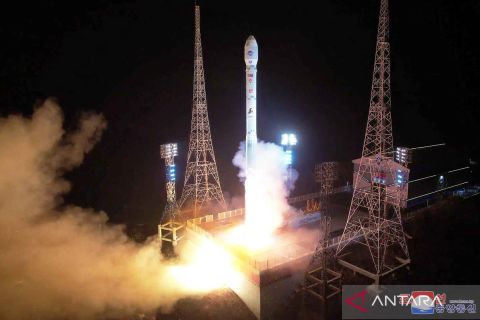 Korea Utara luncurkan satelit mata-mata