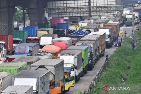 Dampak aksi buruh yang tutup akses ke kawasan industri MM 2100