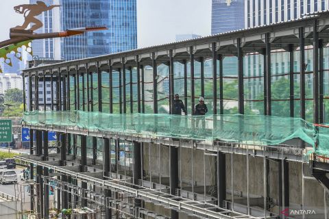 Revitalisasi halte integrasi Transjakarta dan LRT di Pancoran