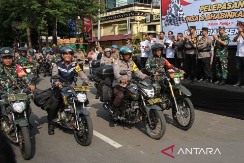 Penyaluran paket bansos melalui operasi NCS di Makassar