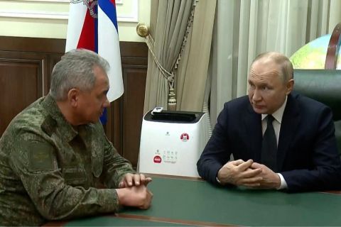 Putin cek senjata baru di markas militer Rusia dekat batas Ukraina