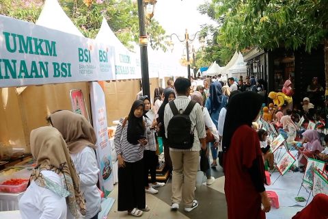 BSI salurkan KUR Rp32 miliar ke 1.000 UMKM di Madiun