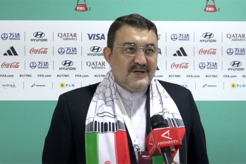 Dubes Boroujerdi saksikan laga U-17, kenakan syal Palestina dan Iran